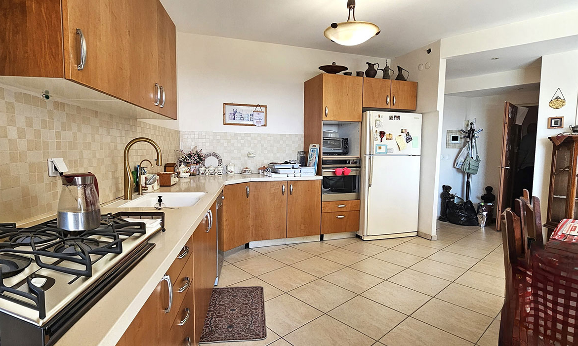 דירה להשכרה בהוד השרון, שכונת רמות מנחם במגדלי היוקרה הטווס | קציר נכסים ייעוץ ותיווך נדל